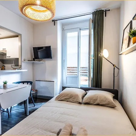 T2 Centre Ville, 150m Du Lac, Parking - Thermes Apartment
