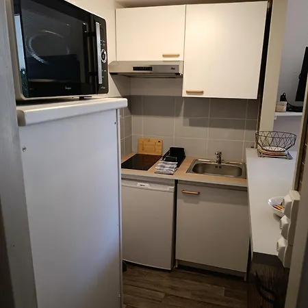 Apartment T2 Centre Ville, 150m Du Lac, Parking - Thermes